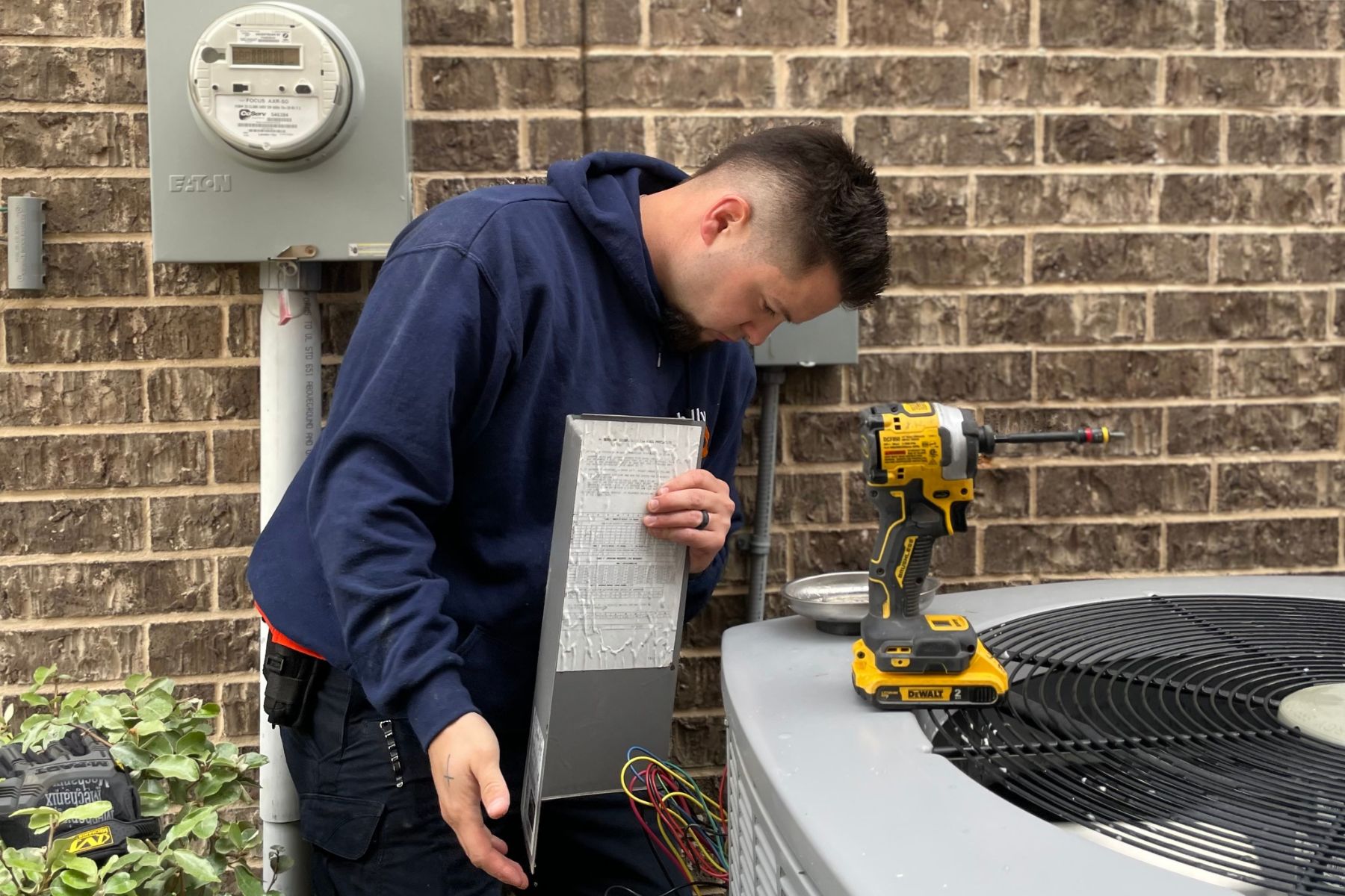 Beat the Summer Heat in North Texas: A Step-by-Step Guide to AC Condenser Coil Cleaning in the Dallas Fort Worth Metroplex